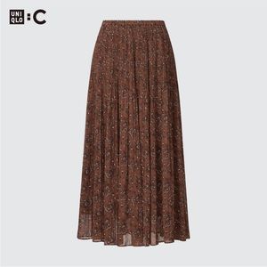 Brand new Uniqlo c skirt size large.